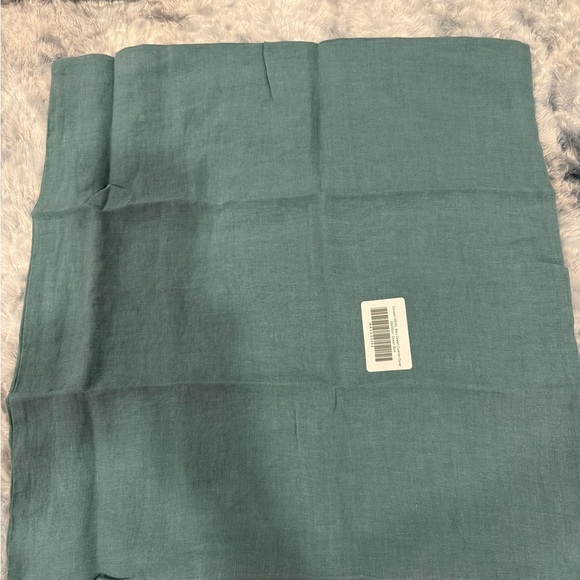 Linge Particulier
Made in France 100% Linen Cushion
$95.00 - Picture 7 of 7